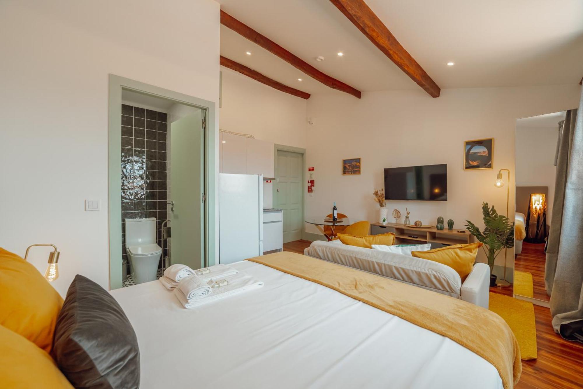 Downtown Suites By Vacationy Порто Екстериор снимка