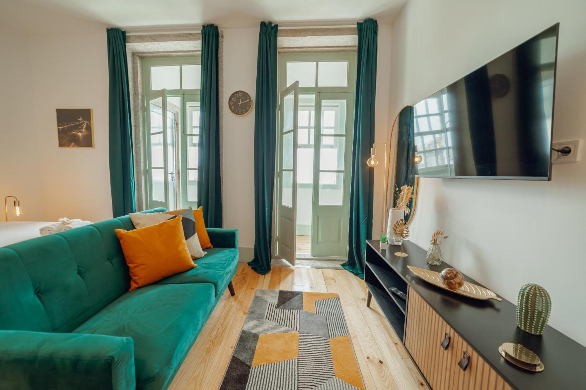 Downtown Suites By Vacationy Порто Екстериор снимка