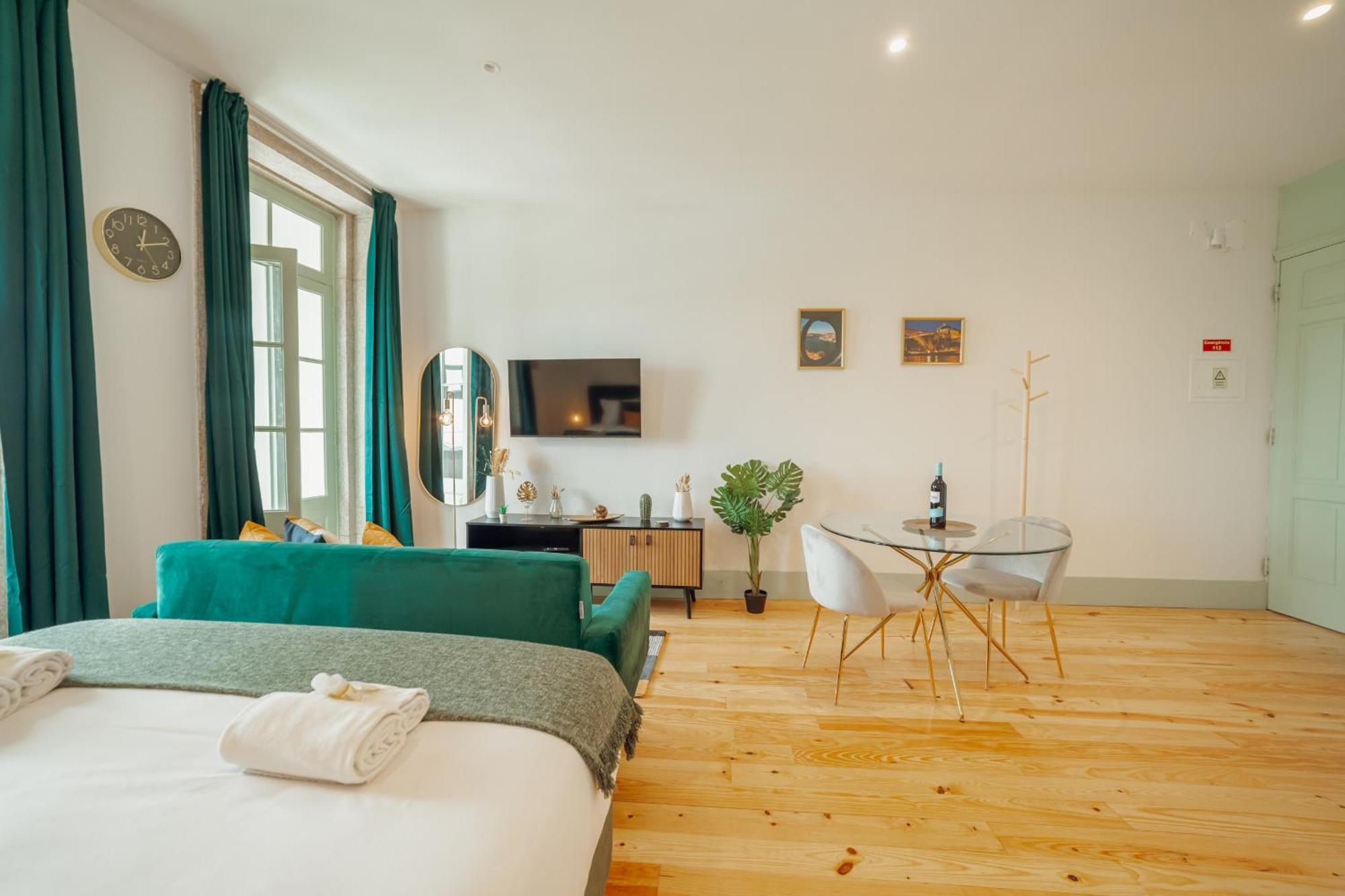Downtown Suites By Vacationy Порто Екстериор снимка