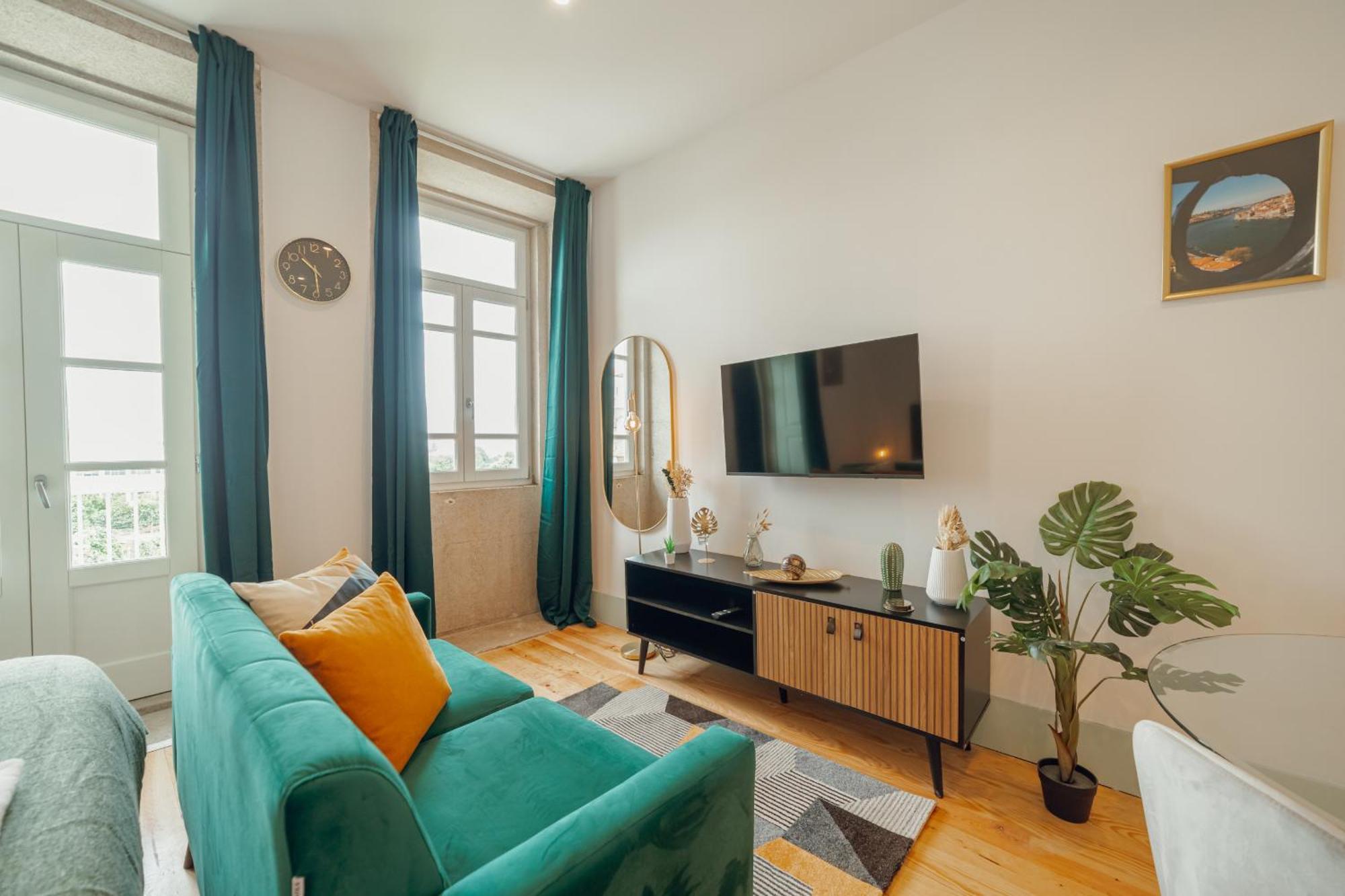 Downtown Suites By Vacationy Порто Екстериор снимка